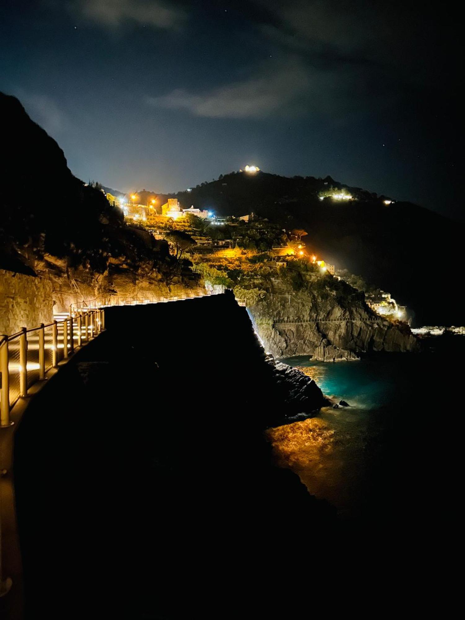 Al Castello 1 Hotell Riomaggiore Eksteriør bilde